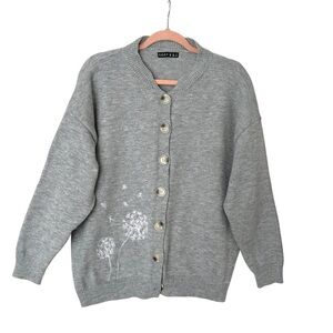 Cozy Gray Dandelion Embroidered Cardigan Sweater – Cottagecore Soft Minimalist M